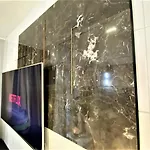 Design+luxus Im Zentrum! +netflix