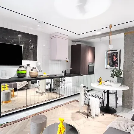 Design+luxus Im Zentrum! +netflix Varsavia