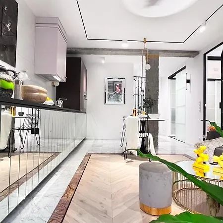 Design+luxus Im Zentrum! +netflix Apartment Warsaw