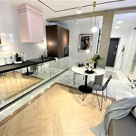 Design+luxus Im Zentrum! +netflix Apartmán